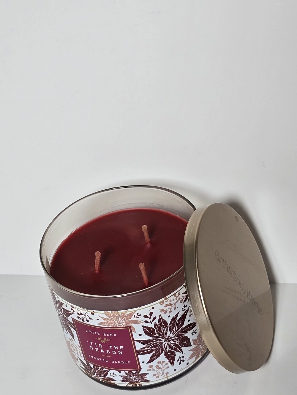 Bath & Body Works White Barn 'Tis The Season 3 Wick Candle 14.5 Oz - Picture 2 of 3